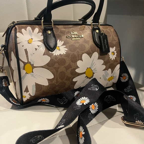 Coach Outlet Rowan Floral Signature Canvas - Picture 6 of 7